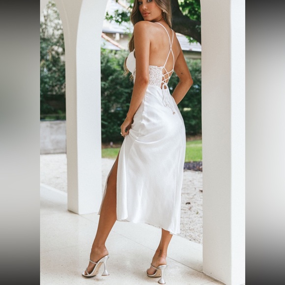 Selfie Leslie - Golden Era Cowl Neck Lace Waist Midi
Dress White - Picture 2 of 12